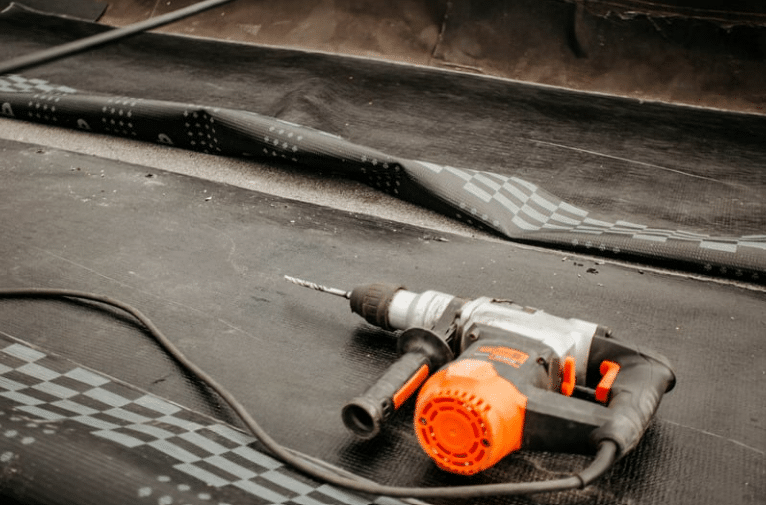 Explore the benefits of EPDM roofing for schools and educational institutions with Gordy Roofing, providing long-lasting, energy-efficient roofing solutions.
